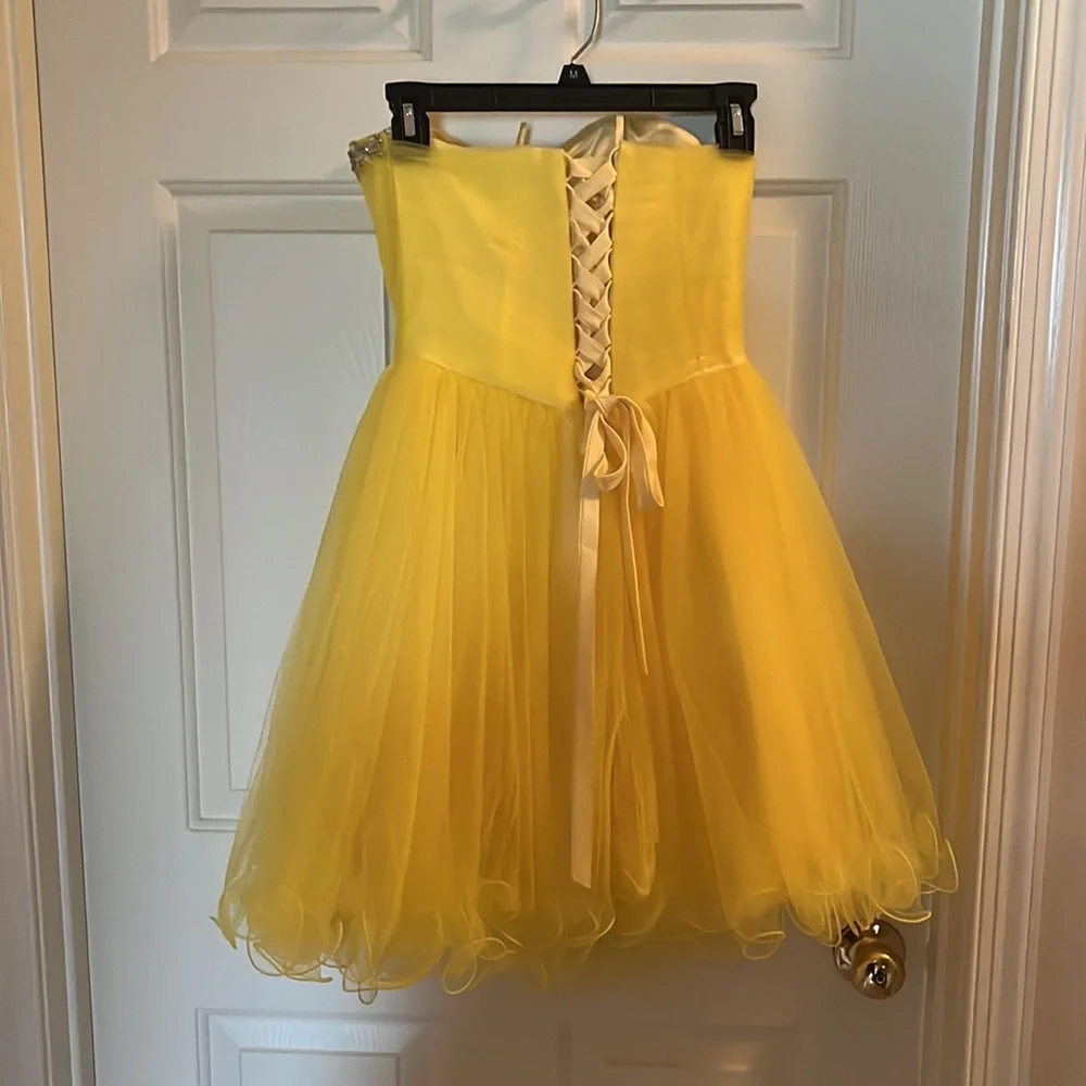 Homecoming dress - Picture 2 of 2